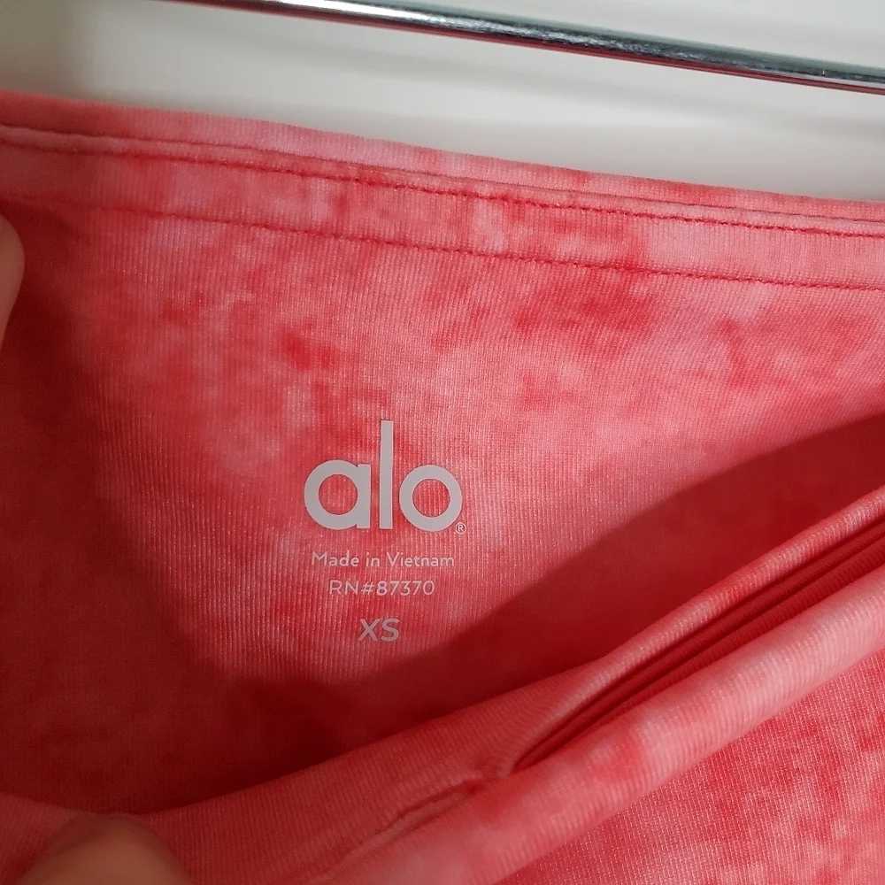 Alo Yoga Pink Printed Mid Rise Airbrush Capri Crop Tight Leggings